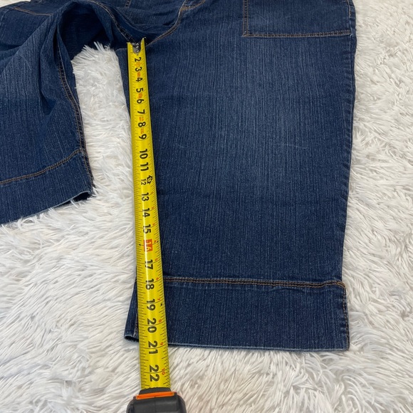 GLORIA VANDERBILT Blue Denim WOMENS CAPRIS SIZE 18 - Picture 2 of 8
